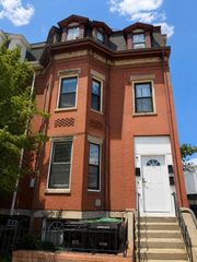 16 Cross Street East 2, Somerville, MA 01245