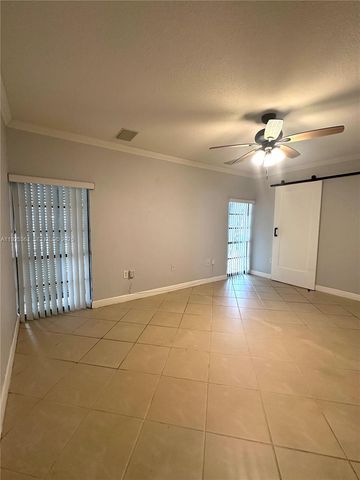 6442 Milk Wagon Ln, Miami Lakes, FL 33014