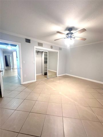 6442 Milk Wagon Ln, Miami Lakes, FL 33014