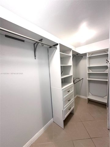 6442 Milk Wagon Ln, Miami Lakes, FL 33014