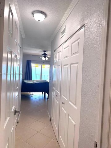 6442 Milk Wagon Ln, Miami Lakes, FL 33014