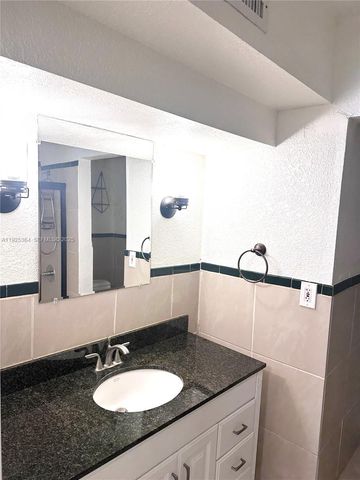 6442 Milk Wagon Ln, Miami Lakes, FL 33014