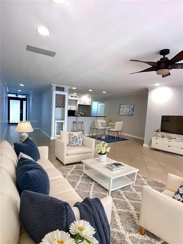 6442 Milk Wagon Ln, Miami Lakes, FL 33014