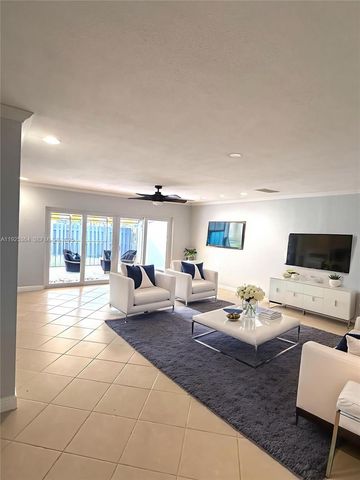 6442 Milk Wagon Ln, Miami Lakes, FL 33014