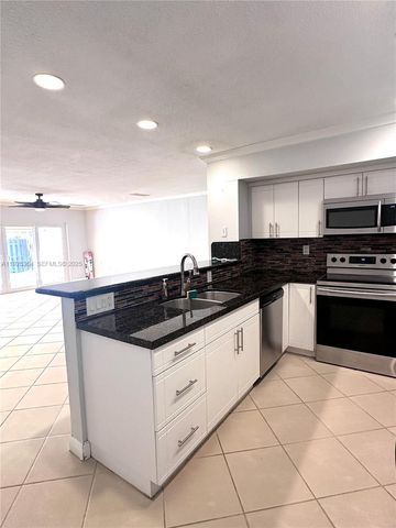 6442 Milk Wagon Ln, Miami Lakes, FL 33014