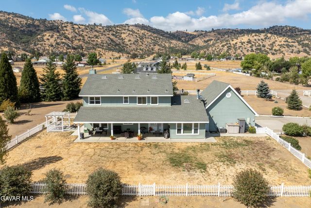 27450 Harness Drive, Tehachapi, CA 93561