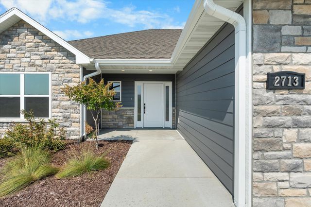 2713 MISTY FLOWER DR, Columbia, MO 65203