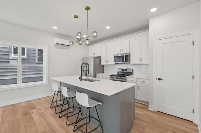1611 Hampton St, Nashville, TN 37207