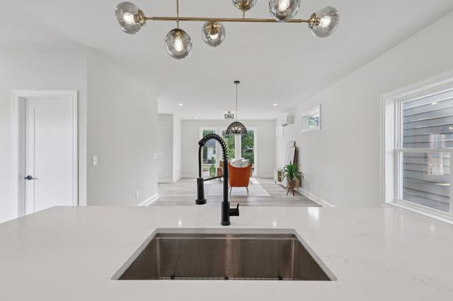 1611 Hampton St, Nashville, TN 37207
