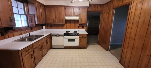 1886 Old Trenton Rd, Clarksville, TN 37040