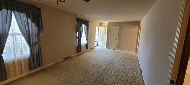 1886 Old Trenton Rd, Clarksville, TN 37040