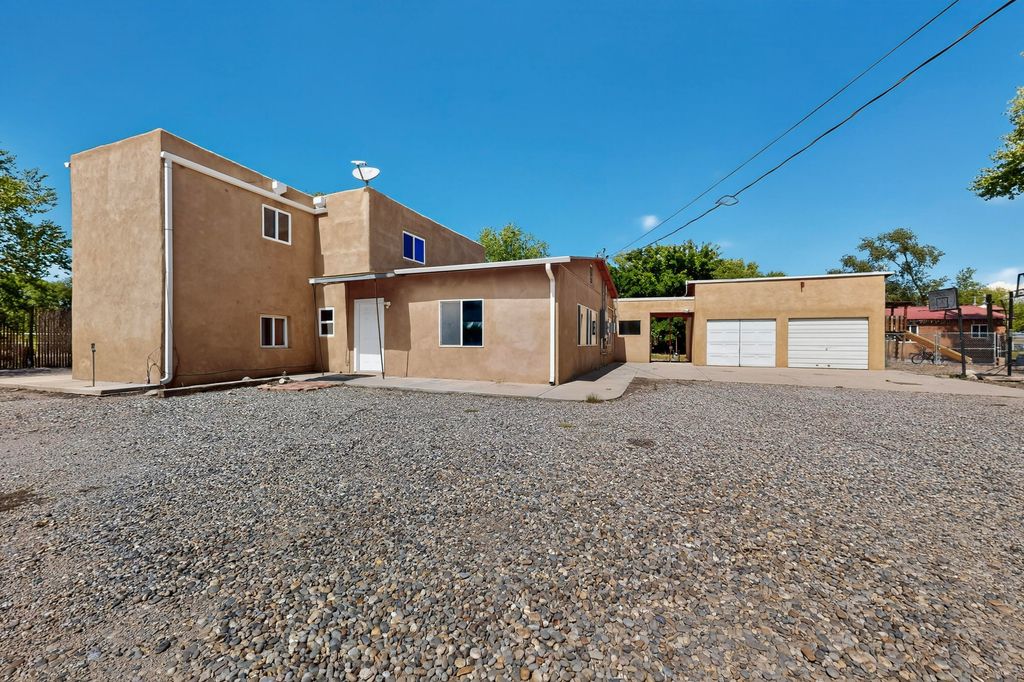 2327 Pajarito Road SW, Albuquerque, NM 87105