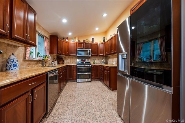 227 Doughty Boulevard, Inwood, NY 11096