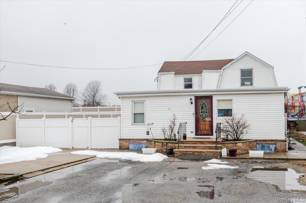 227 Doughty Boulevard, Inwood, NY 11096