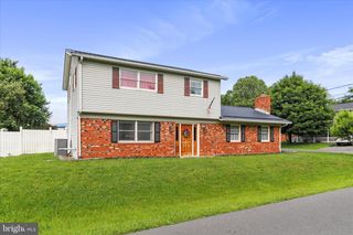 15 NIGHTINGALE ST, Keyser, WV 26726