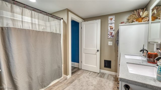 1121 Clark Street, Cambridge, OH 43725