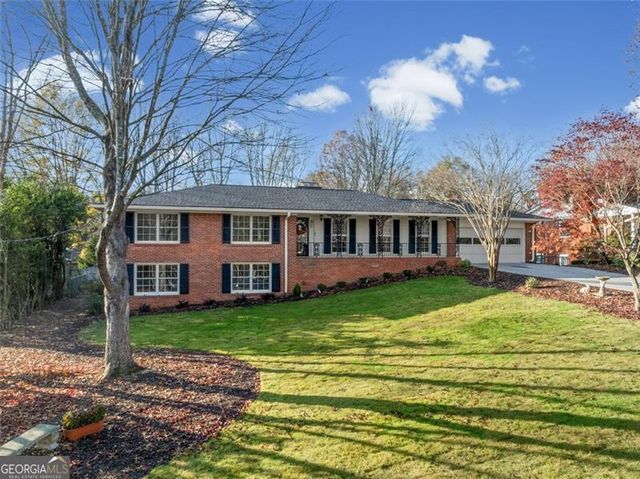 2667 FONTAINEBLEAU Drive, Dunwoody, GA 30360