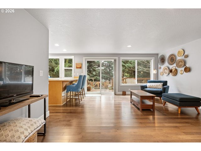 3368 BENTLEY Ave, Eugene, OR 97405