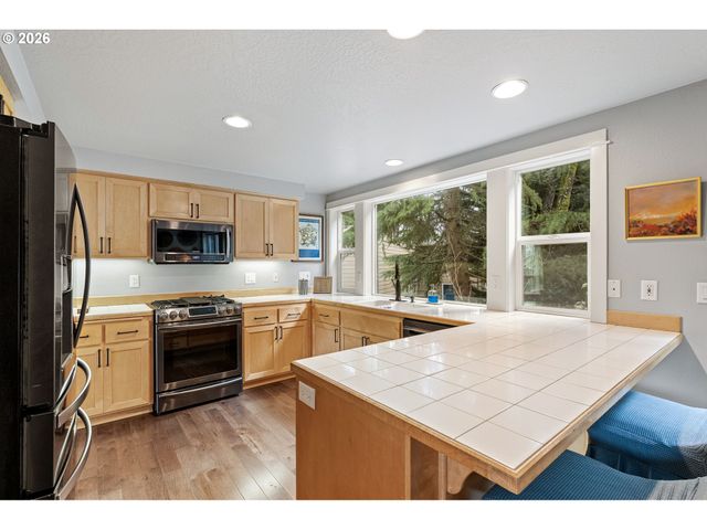 3368 BENTLEY Ave, Eugene, OR 97405