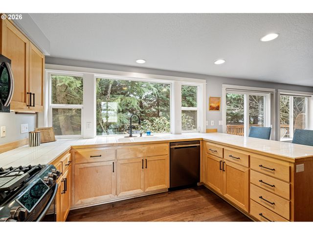 3368 BENTLEY Ave, Eugene, OR 97405