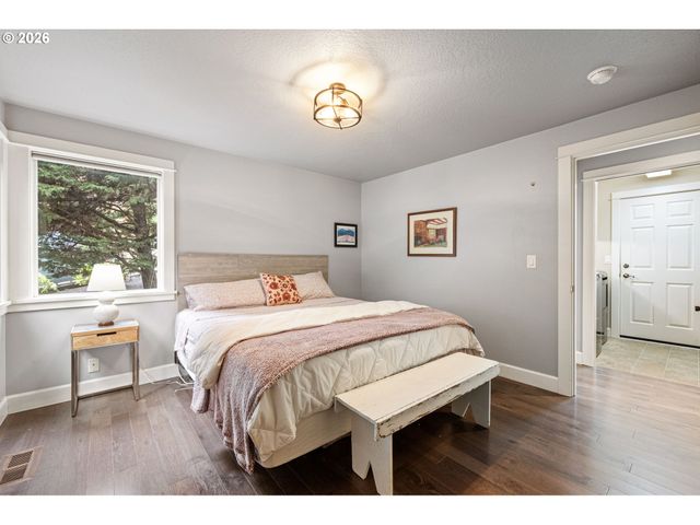 3368 BENTLEY Ave, Eugene, OR 97405