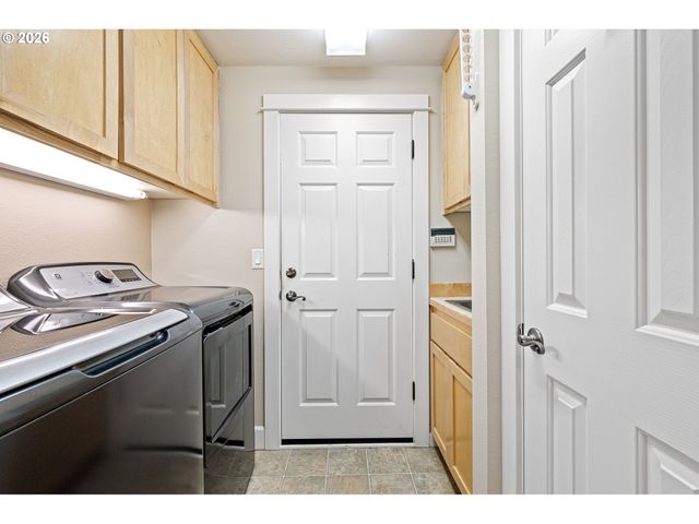 3368 BENTLEY Ave, Eugene, OR 97405