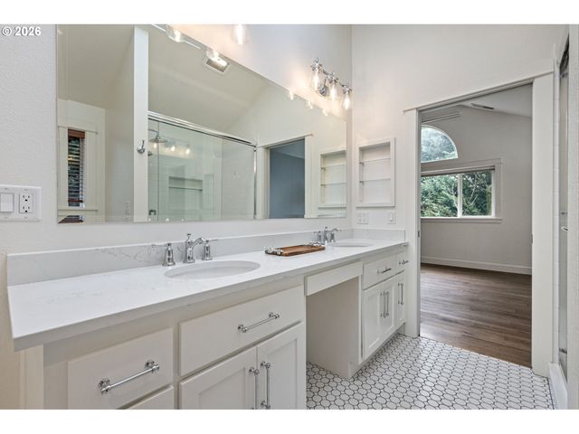 3368 BENTLEY Ave, Eugene, OR 97405