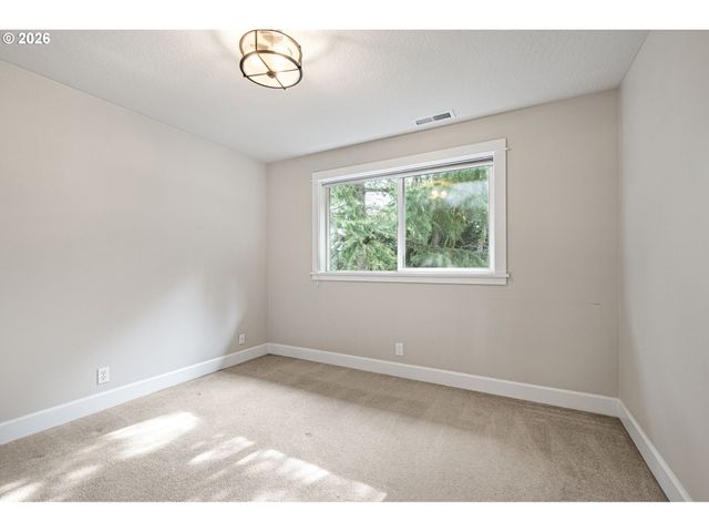 3368 BENTLEY Ave, Eugene, OR 97405