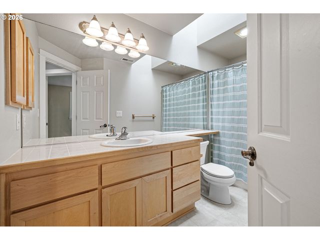 3368 BENTLEY Ave, Eugene, OR 97405