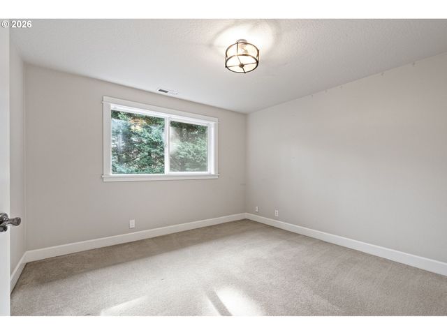 3368 BENTLEY Ave, Eugene, OR 97405