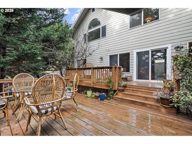 3368 BENTLEY Ave, Eugene, OR 97405