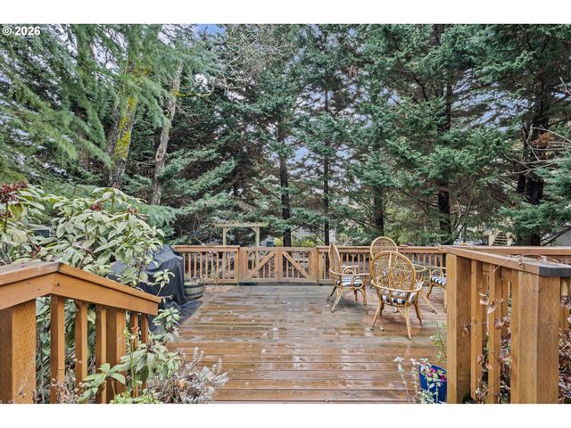 3368 BENTLEY Ave, Eugene, OR 97405