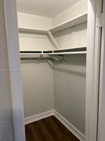 15 NE 13th St B, Fort Lauderdale, FL 33304