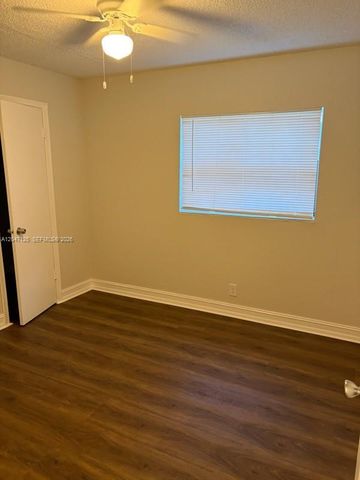 15 NE 13th St B, Fort Lauderdale, FL 33304