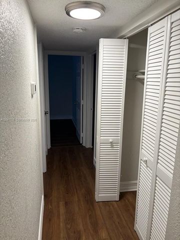 15 NE 13th St B, Fort Lauderdale, FL 33304