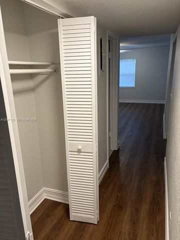 15 NE 13th St B, Fort Lauderdale, FL 33304