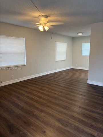 15 NE 13th St B, Fort Lauderdale, FL 33304