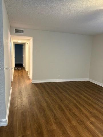 15 NE 13th St B, Fort Lauderdale, FL 33304