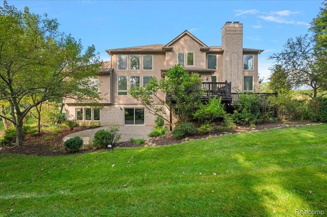 4875 Green Meadow Lane, Oakland Charter Township, MI 48306