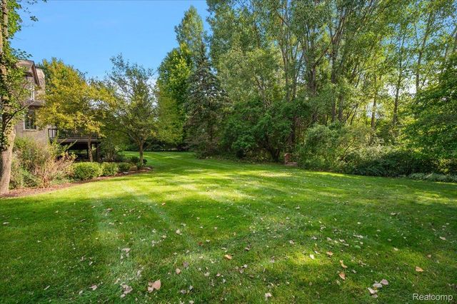 4875 Green Meadow Lane, Oakland Charter Township, MI 48306