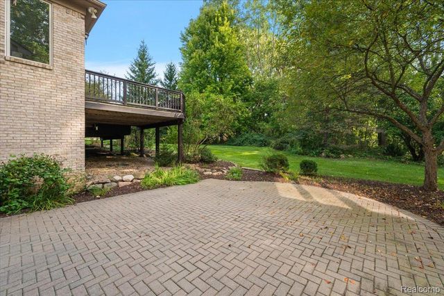 4875 Green Meadow Lane, Oakland Charter Township, MI 48306
