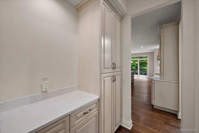 4875 Green Meadow Lane, Oakland Charter Township, MI 48306