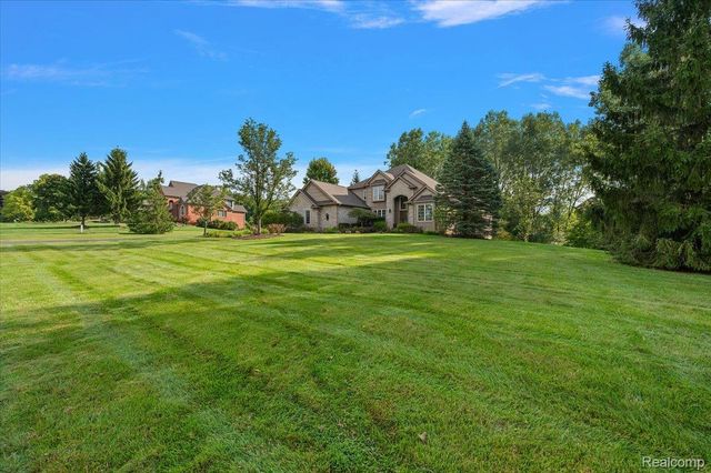 4875 Green Meadow Lane, Oakland Charter Township, MI 48306