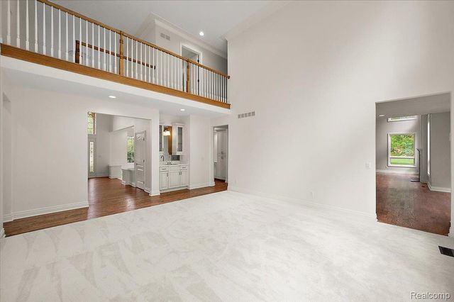 4875 Green Meadow Lane, Oakland Charter Township, MI 48306