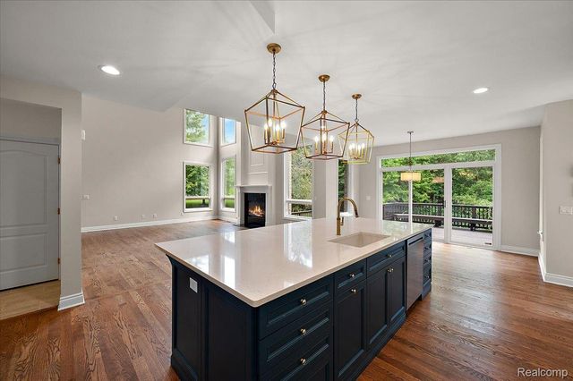 4875 Green Meadow Lane, Oakland Charter Township, MI 48306