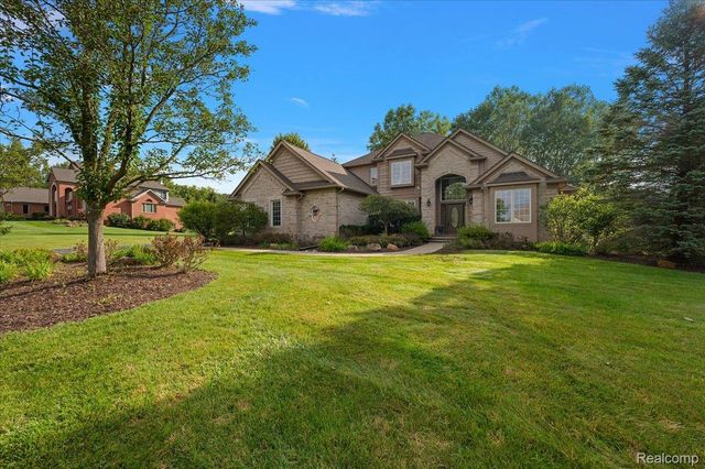 4875 Green Meadow Lane, Oakland Charter Township, MI 48306