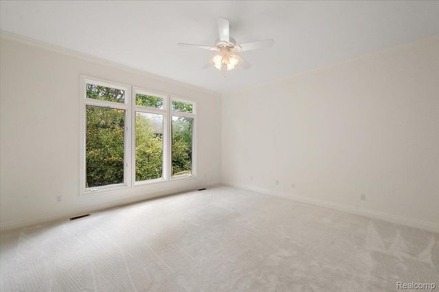 4875 Green Meadow Lane, Oakland Charter Township, MI 48306