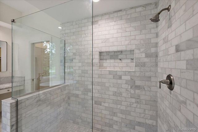 4875 Green Meadow Lane, Oakland Charter Township, MI 48306