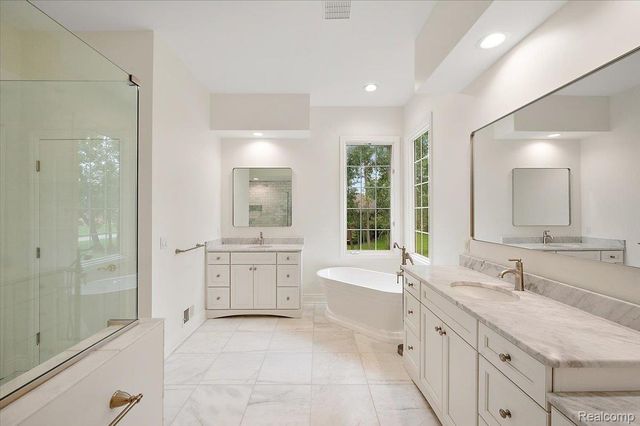 4875 Green Meadow Lane, Oakland Charter Township, MI 48306
