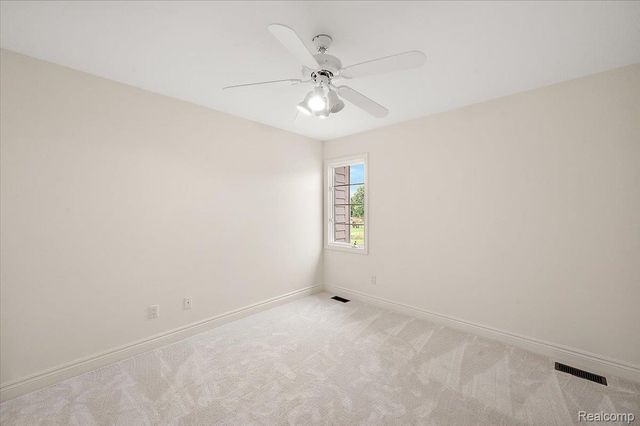 4875 Green Meadow Lane, Oakland Charter Township, MI 48306